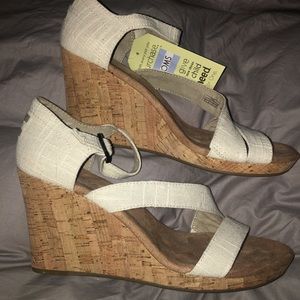 Toms Clarissa natural linen wedges -women’s sz 10